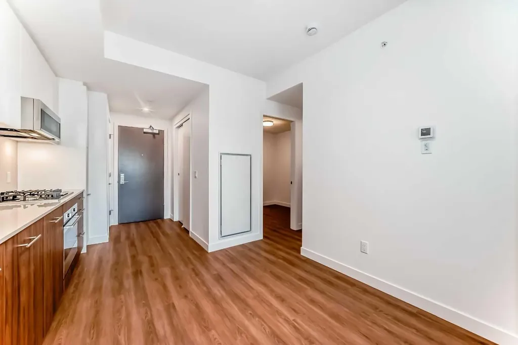 730 2 Avenue SW Calgary AB T2P 1R8