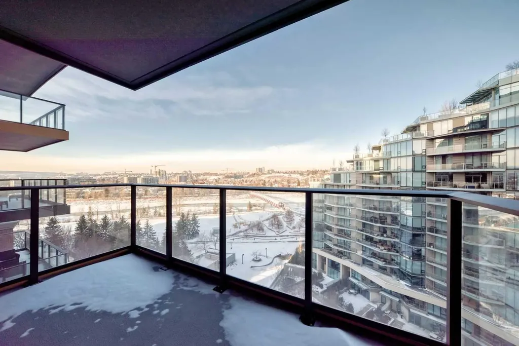 730 2 Avenue SW Calgary AB T2P 1R8