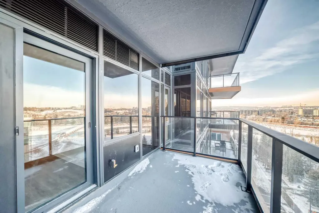 730 2 Avenue SW Calgary AB T2P 1R8