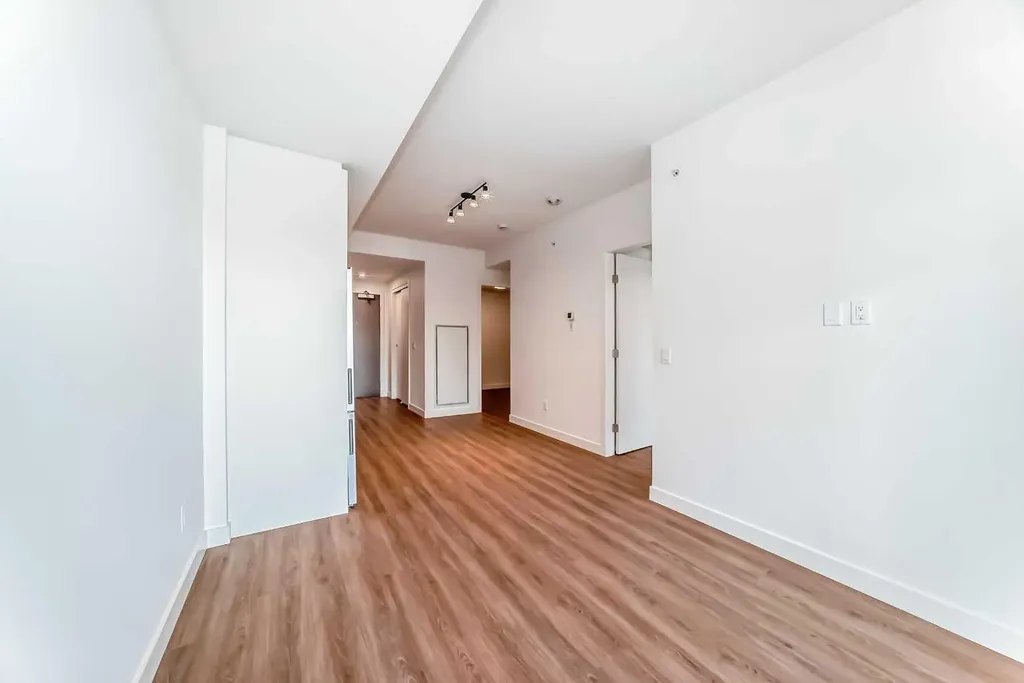 730 2 Avenue SW Calgary AB T2P 1R8