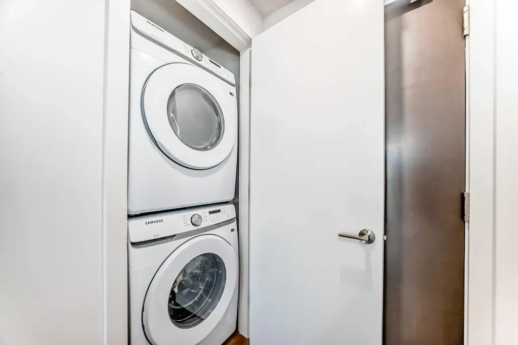 730 2 Avenue SW Calgary AB T2P 1R8