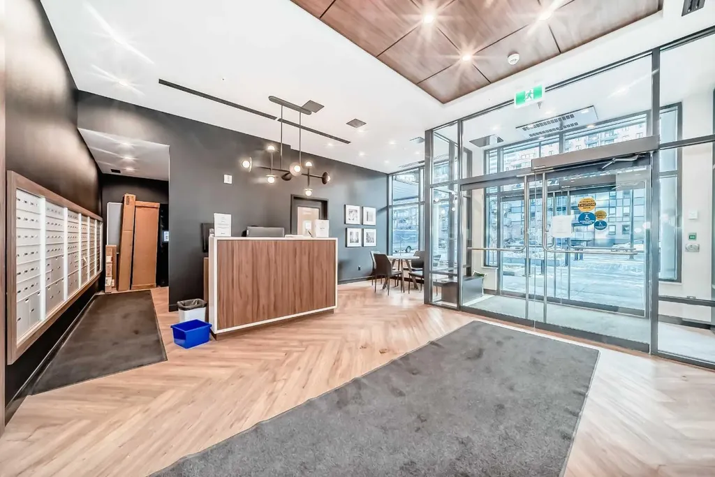 730 2 Avenue SW Calgary AB T2P 1R8