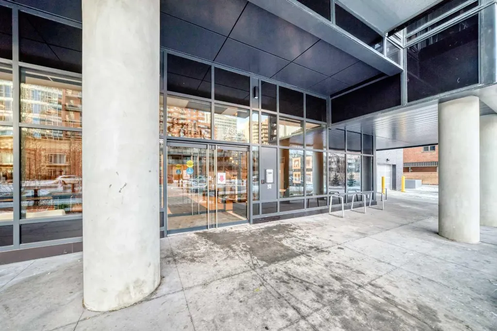 730 2 Avenue SW Calgary AB T2P 1R8