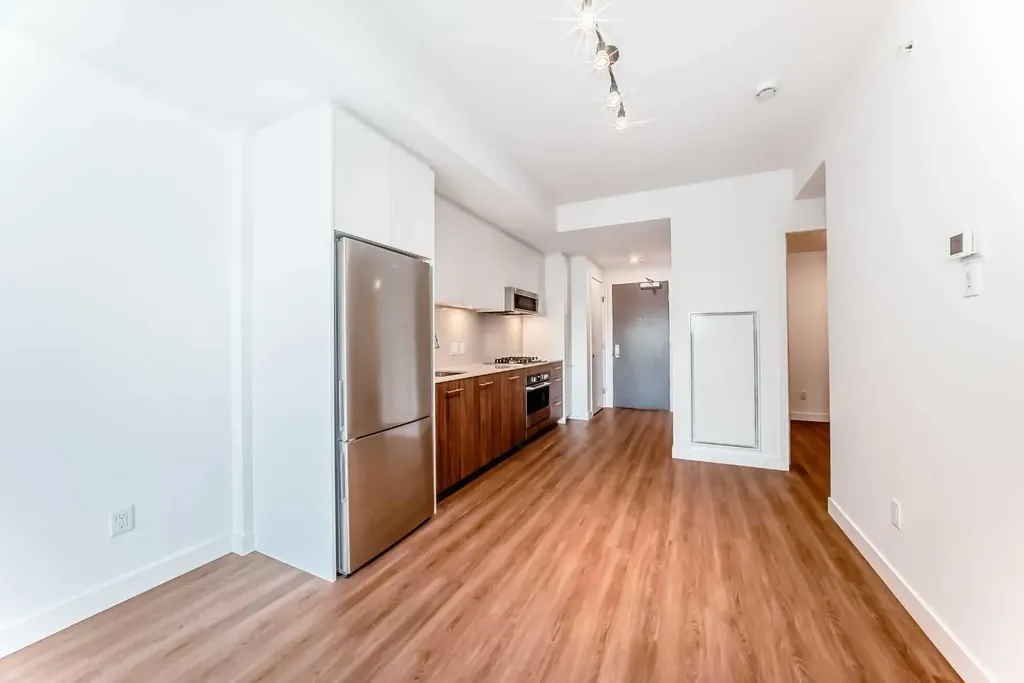 730 2 Avenue SW Calgary AB T2P 1R8