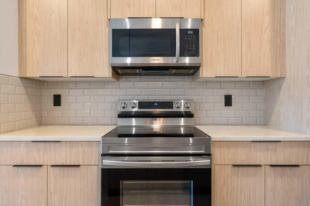 19489 Main Street SE Calgary AB T3M3J3