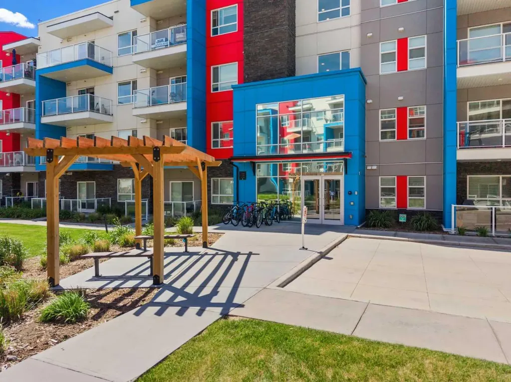 19489 Main Street SE Calgary AB T3M3J3