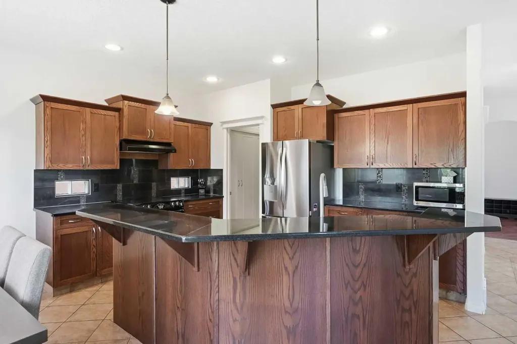127 Hampstead Road NW Calgary AB T3A6G5