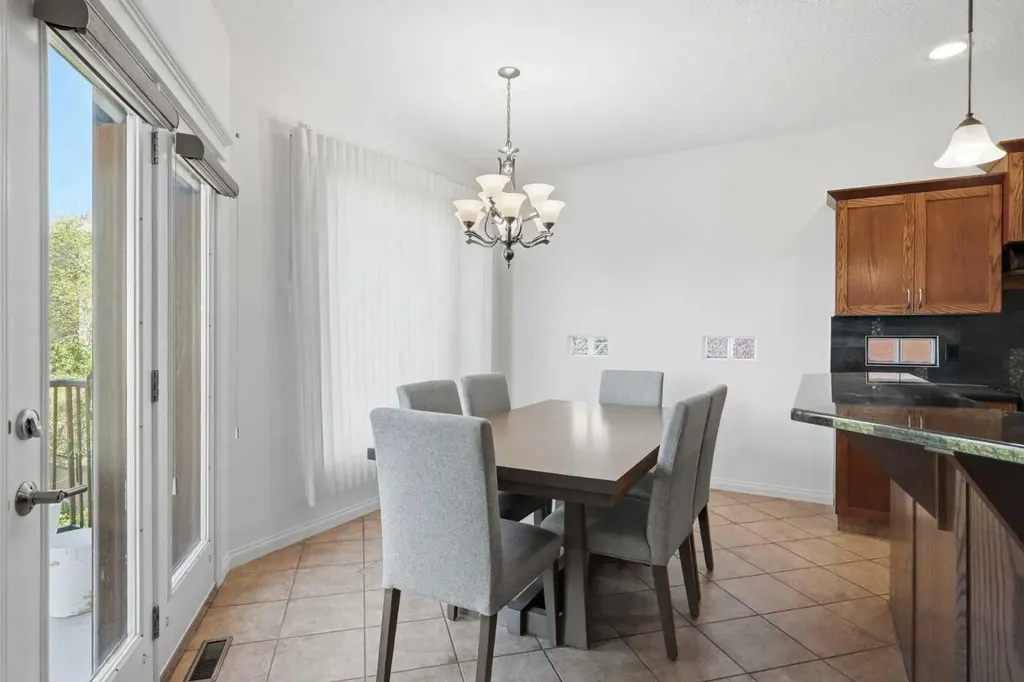 127 Hampstead Road NW Calgary AB T3A6G5