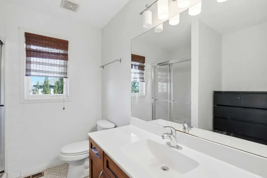 127 Hampstead Road NW Calgary AB T3A6G5
