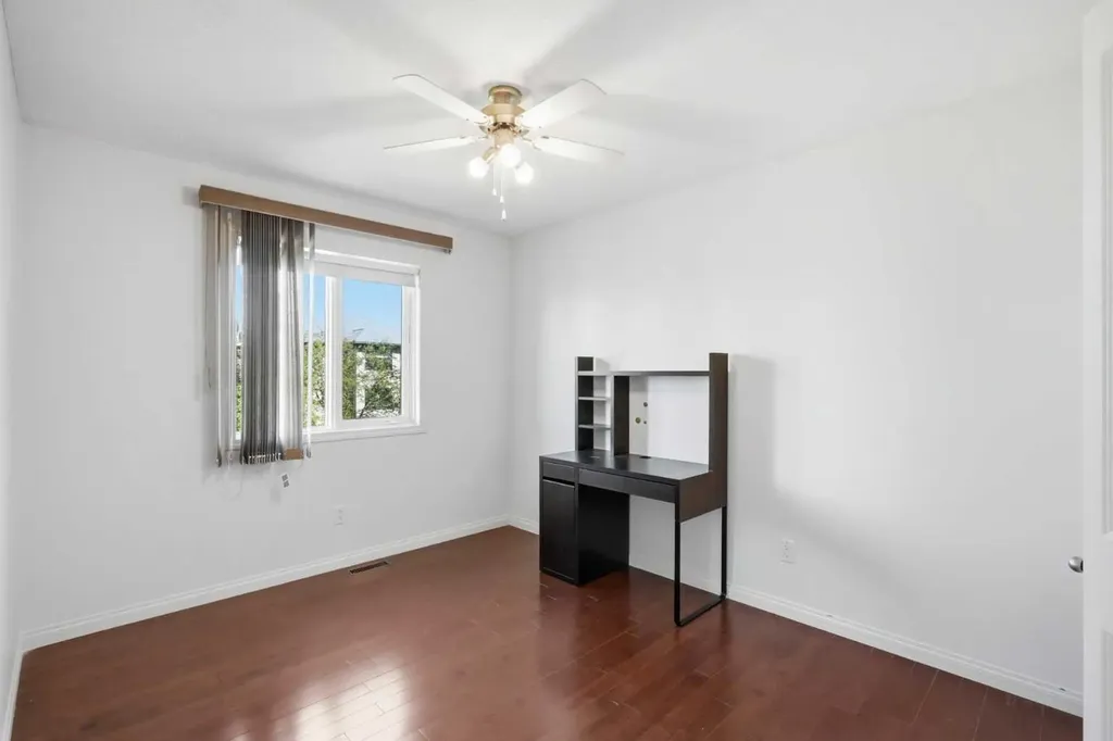 127 Hampstead Road NW Calgary AB T3A6G5