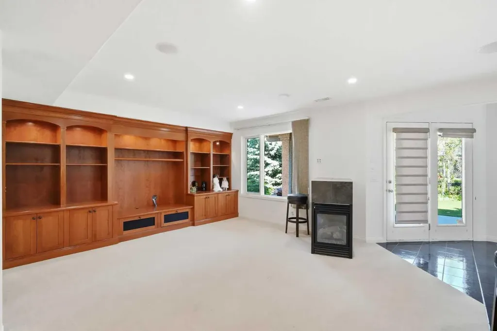 127 Hampstead Road NW Calgary AB T3A6G5