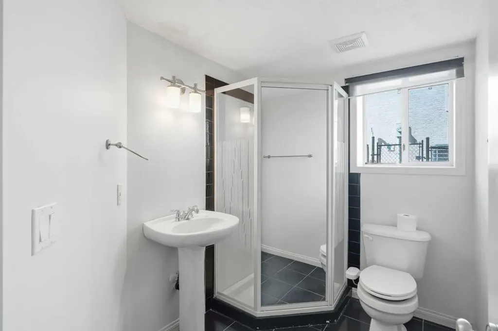 127 Hampstead Road NW Calgary AB T3A6G5