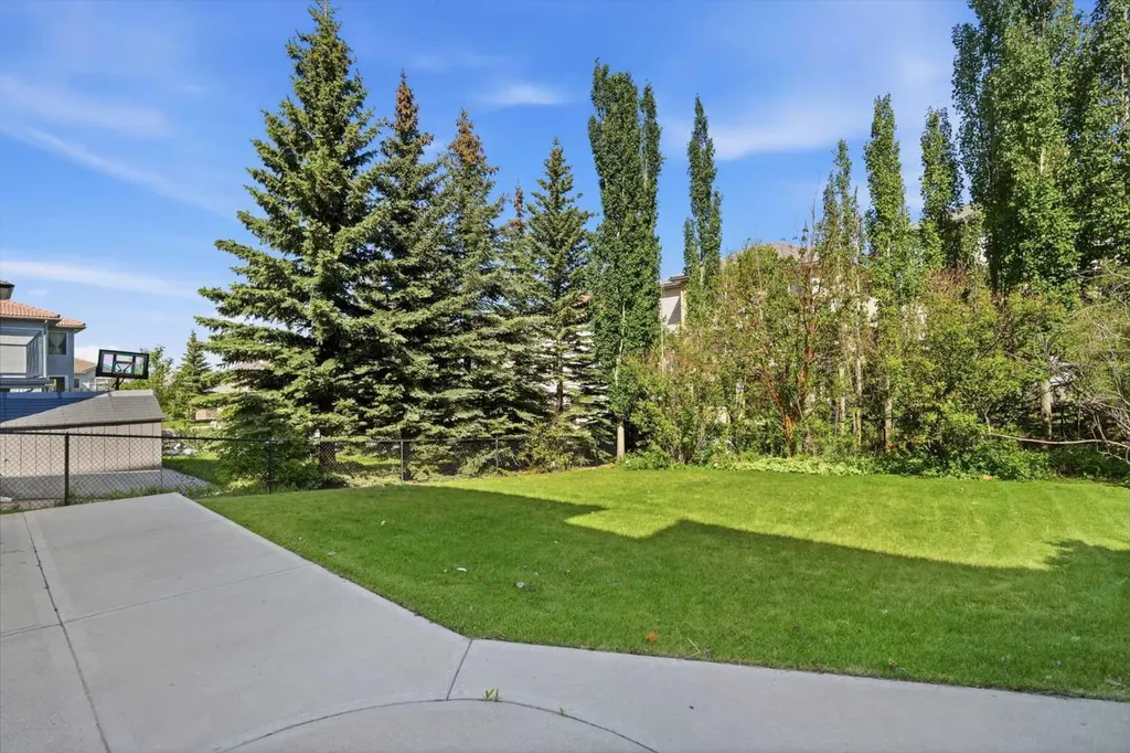 127 Hampstead Road NW Calgary AB T3A6G5
