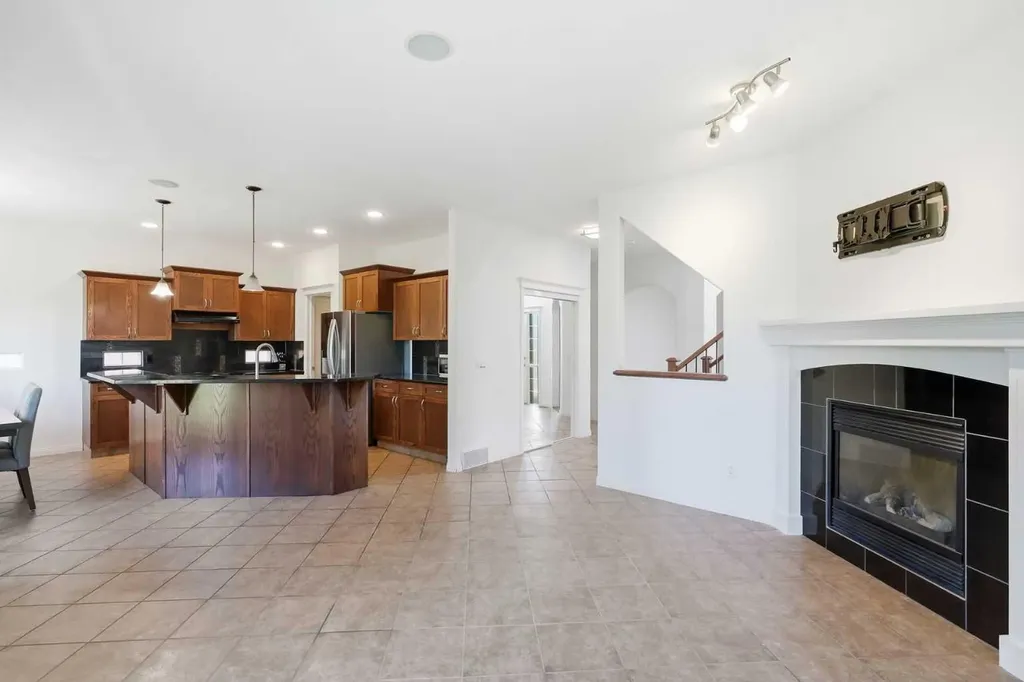 127 Hampstead Road NW Calgary AB T3A6G5