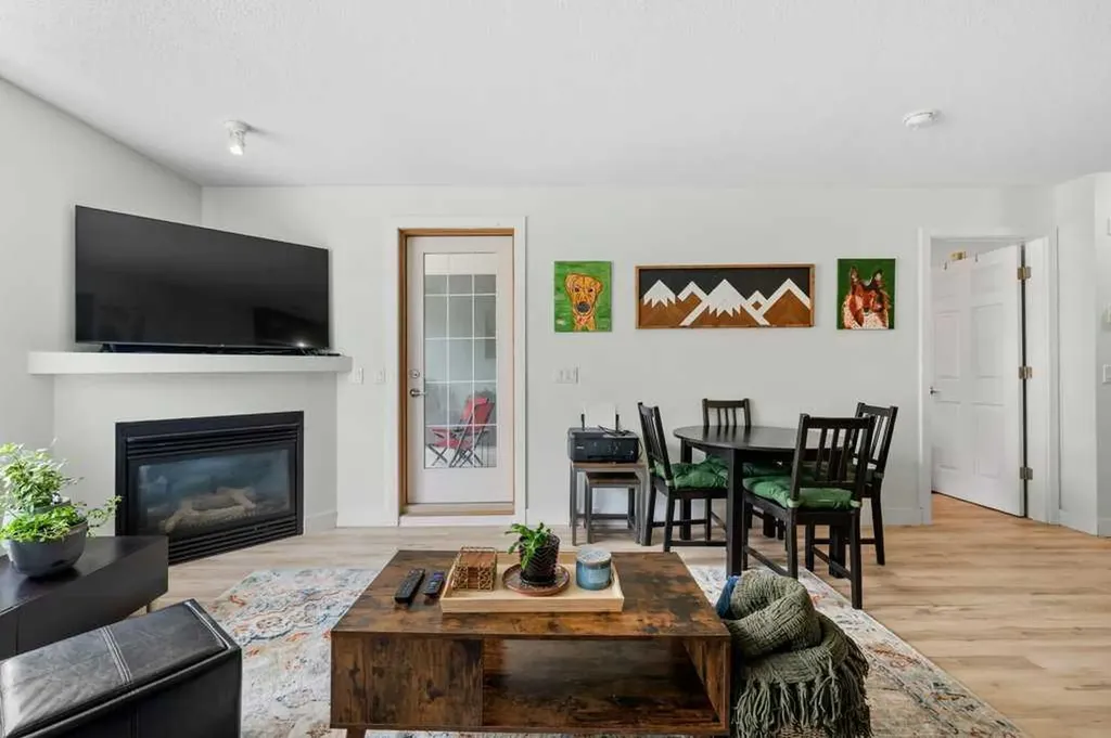 35 Richard Court SW Calgary AB T3E 7N9