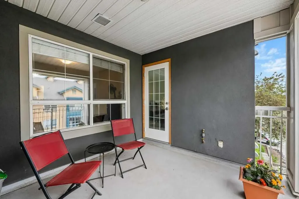 35 Richard Court SW Calgary AB T3E 7N9