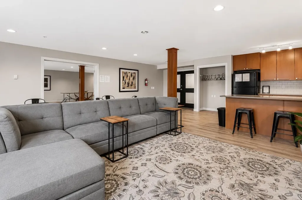 35 Richard Court SW Calgary AB T3E 7N9