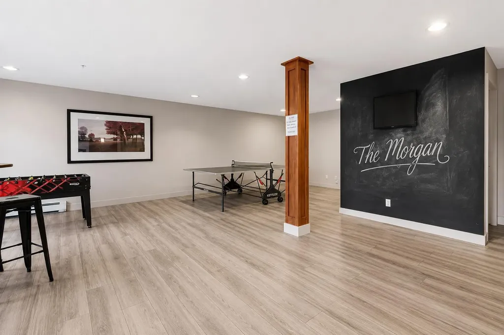 35 Richard Court SW Calgary AB T3E 7N9