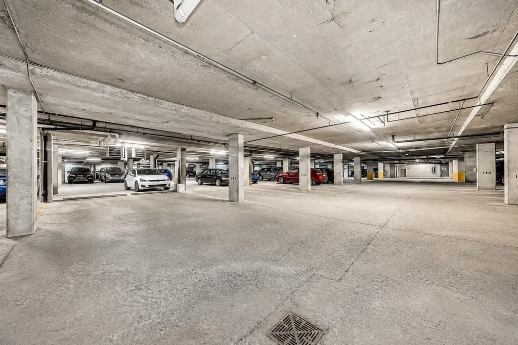 35 Richard Court SW Calgary AB T3E 7N9