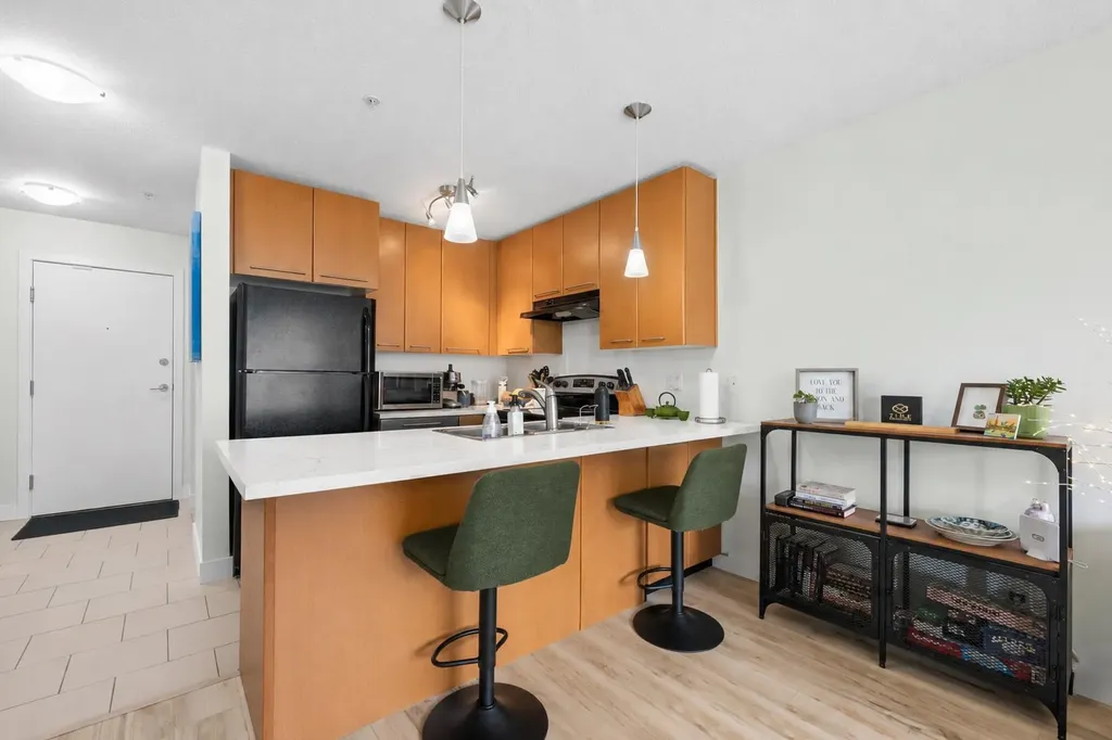 35 Richard Court SW Calgary AB T3E 7N9