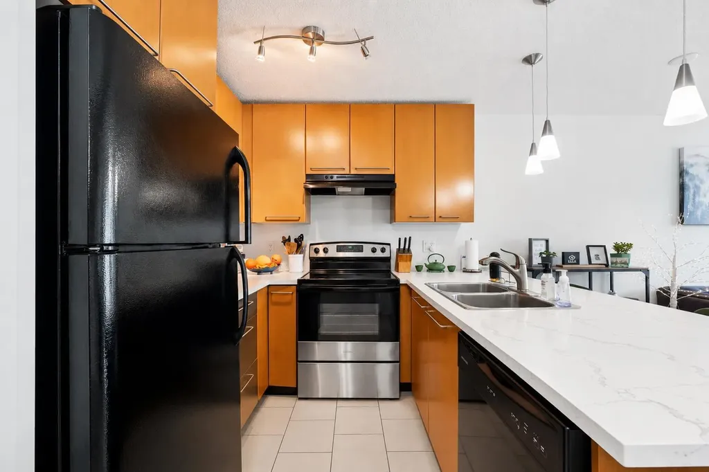 35 Richard Court SW Calgary AB T3E 7N9