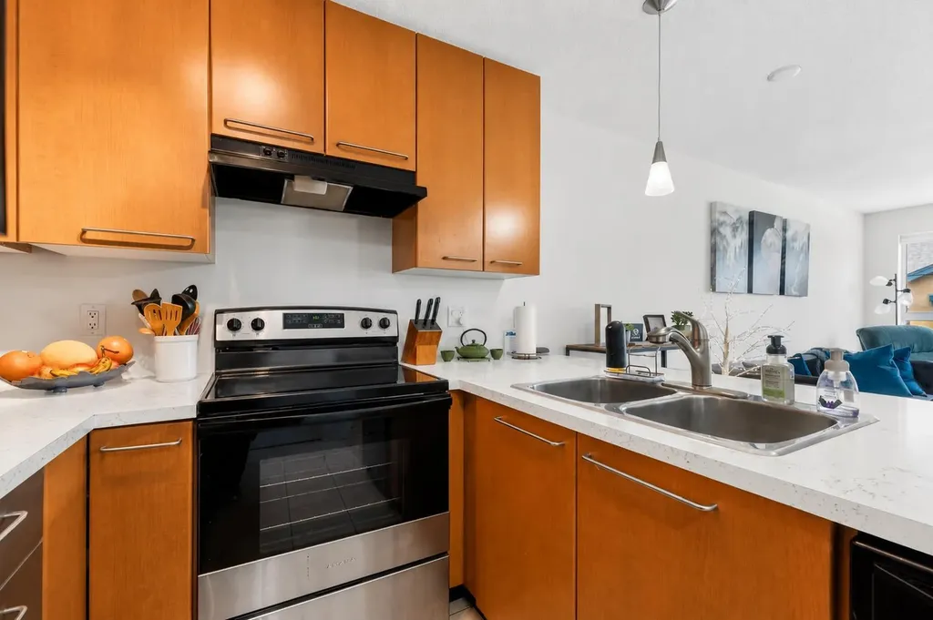 35 Richard Court SW Calgary AB T3E 7N9