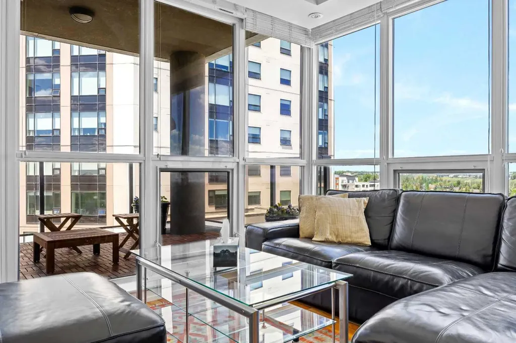 10 Shawnee Hill SW Calgary AB T2Y 0K5