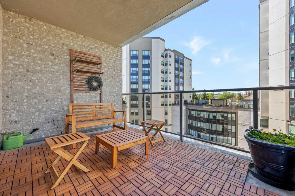 10 Shawnee Hill SW Calgary AB T2Y 0K5