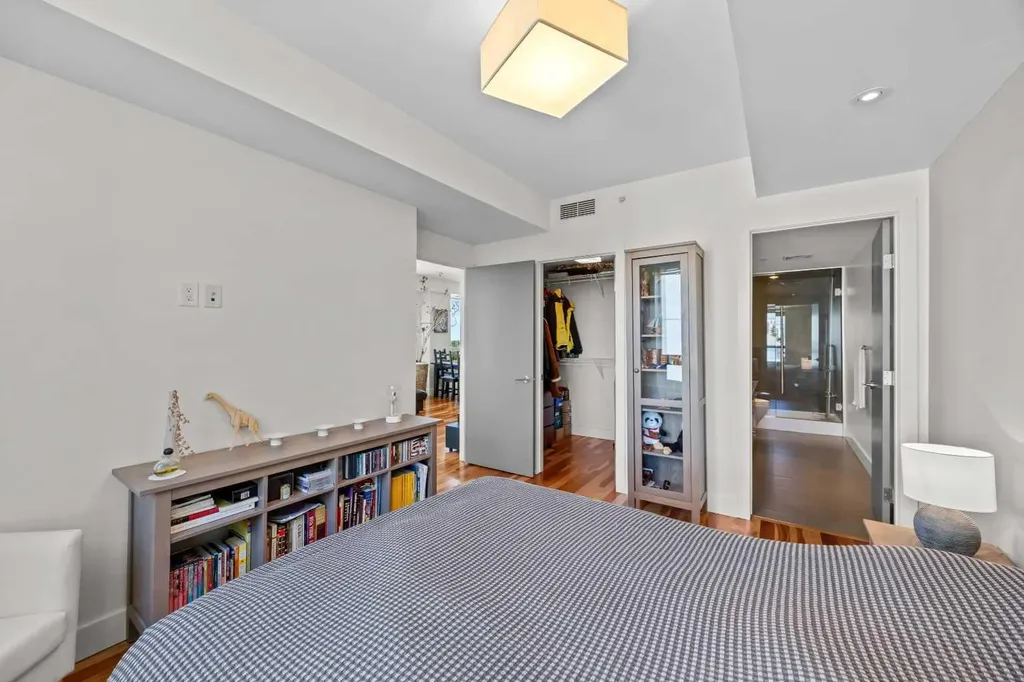 10 Shawnee Hill SW Calgary AB T2Y 0K5