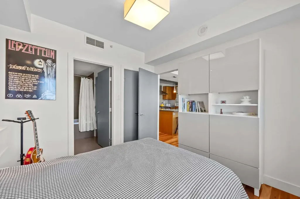 10 Shawnee Hill SW Calgary AB T2Y 0K5