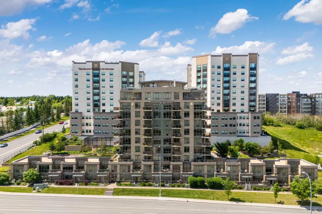 10 Shawnee Hill SW Calgary AB T2Y 0K5