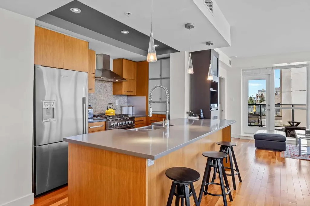 10 Shawnee Hill SW Calgary AB T2Y 0K5