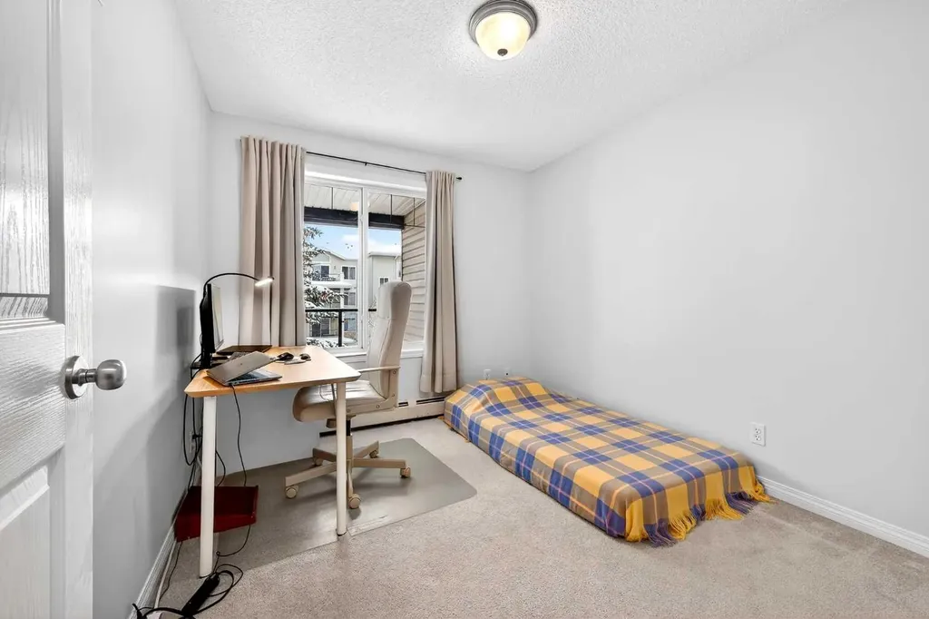 369 Rocky Vista Park NW Calgary AB T2R 0V5