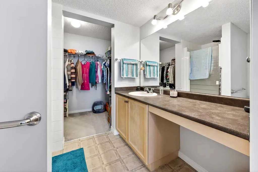 369 Rocky Vista Park NW Calgary AB T2R 0V5