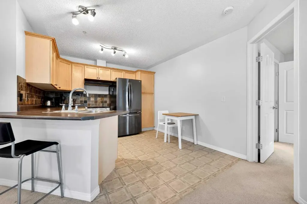 369 Rocky Vista Park NW Calgary AB T2R 0V5