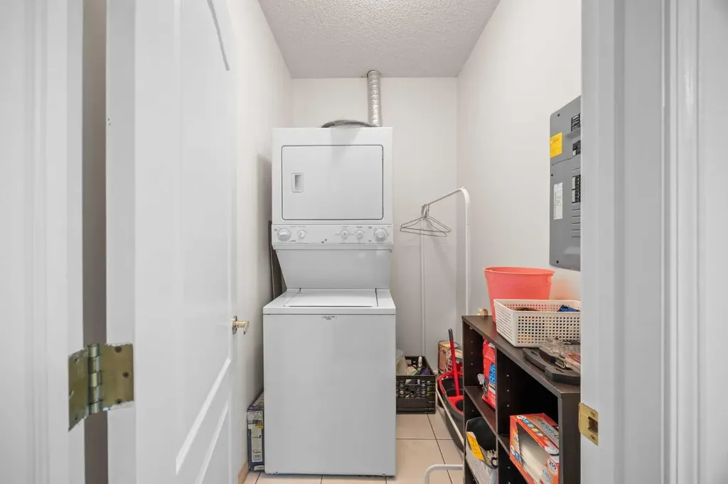 103 10 Avenue NW Calgary AB T2M 0B4