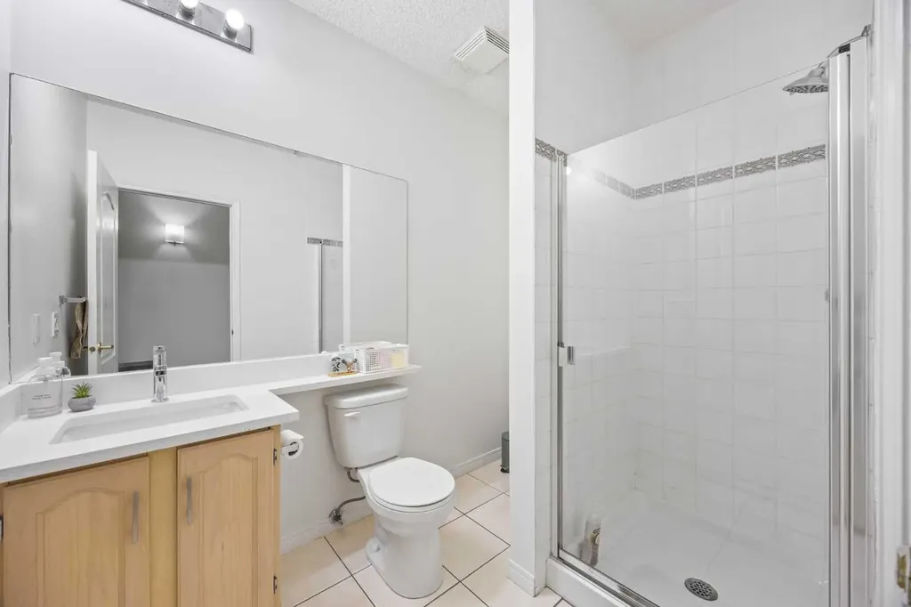 103 10 Avenue NW Calgary AB T2M 0B4
