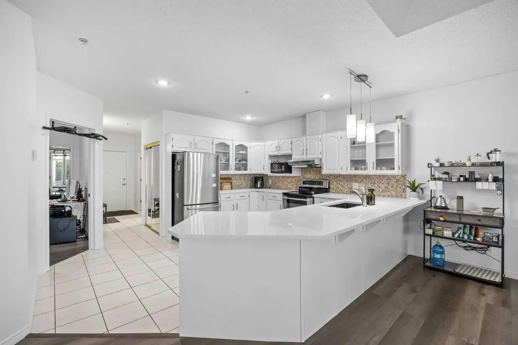 103 10 Avenue NW Calgary AB T2M 0B4