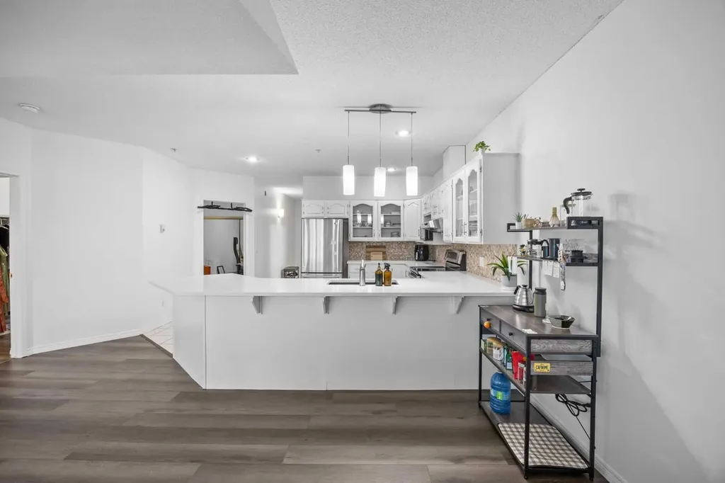 103 10 Avenue NW Calgary AB T2M 0B4