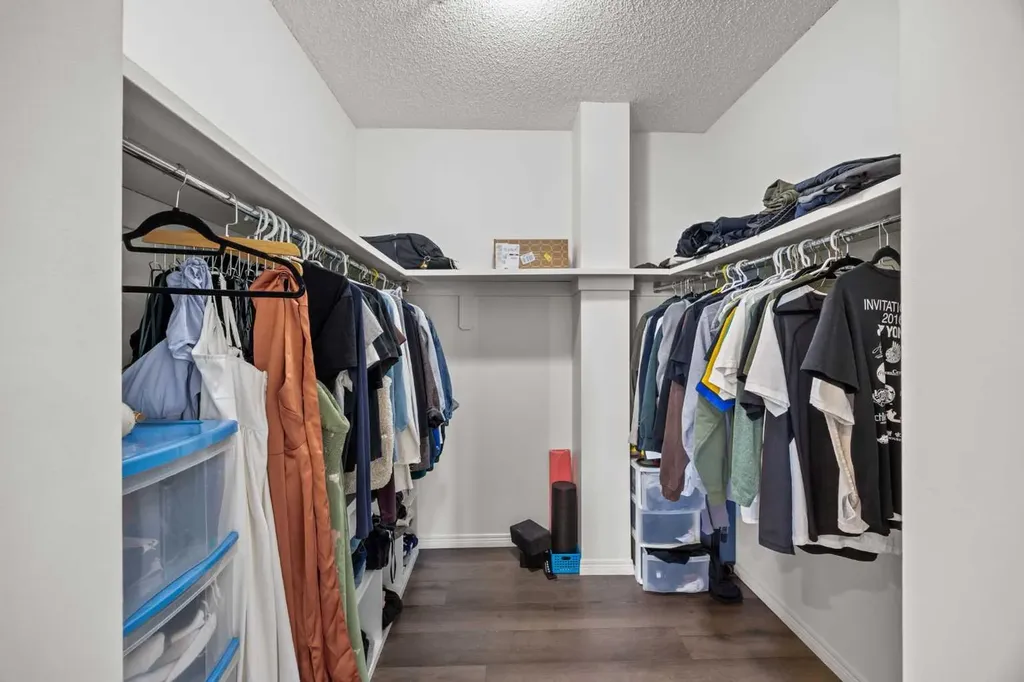 103 10 Avenue NW Calgary AB T2M 0B4