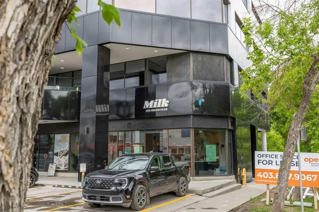 103 10 Avenue NW Calgary AB T2M 0B4
