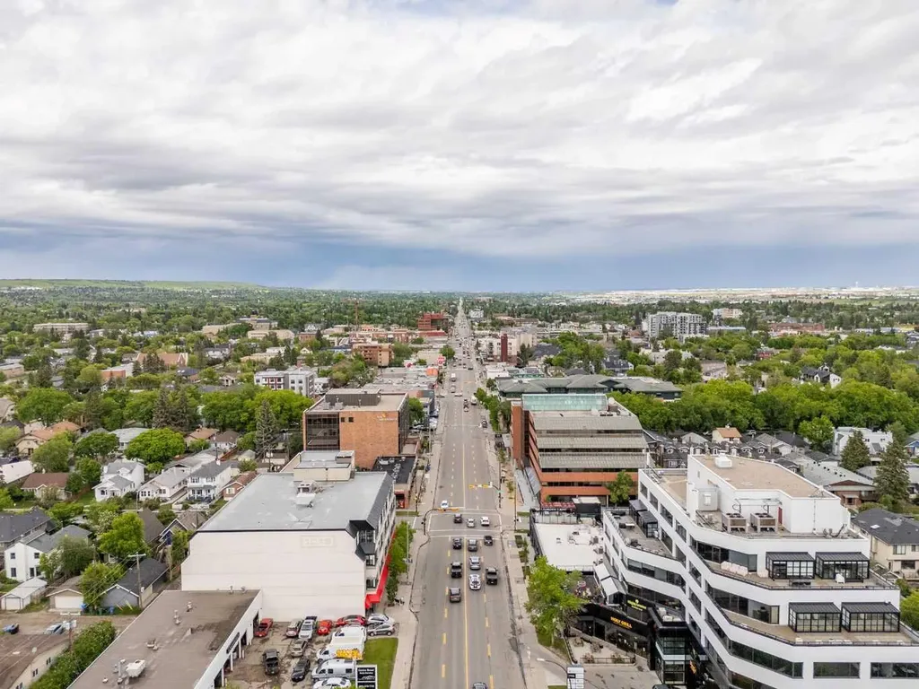 103 10 Avenue NW Calgary AB T2M 0B4