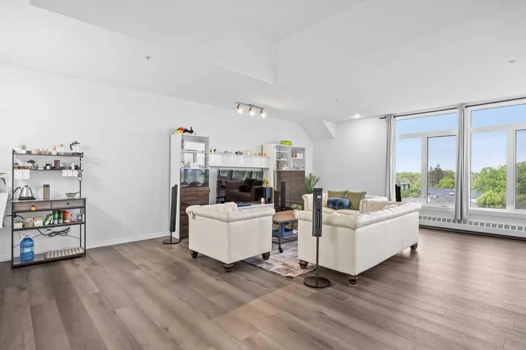 103 10 Avenue NW Calgary AB T2M 0B4