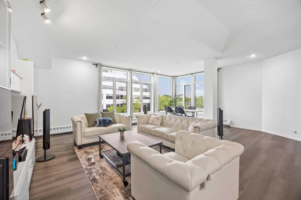 103 10 Avenue NW Calgary AB T2M 0B4