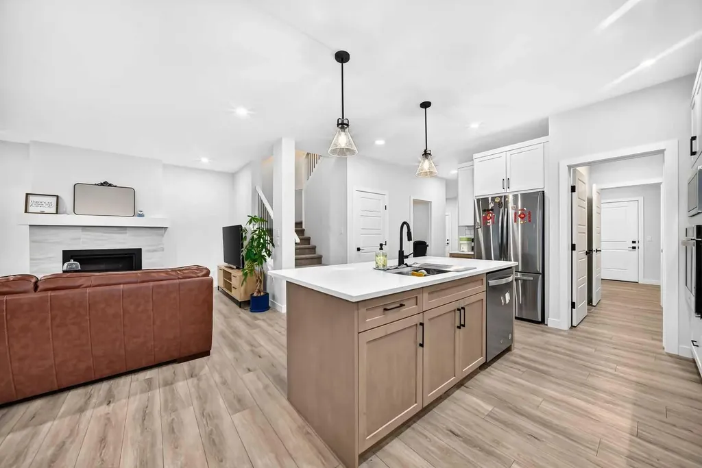 118 Ambleside Heath NW Calgary AB T3P1S4
