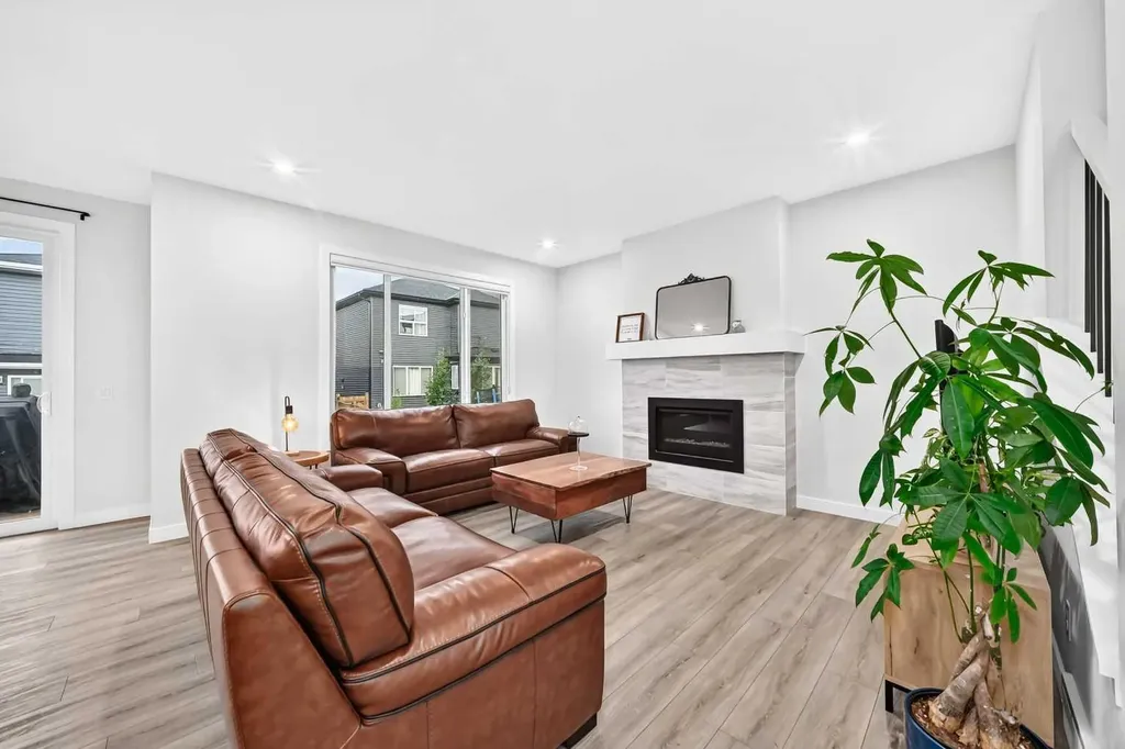 118 Ambleside Heath NW Calgary AB T3P1S4