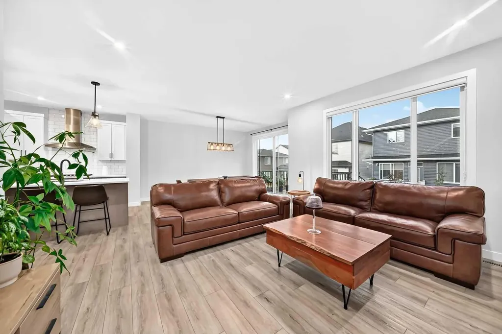 118 Ambleside Heath NW Calgary AB T3P1S4