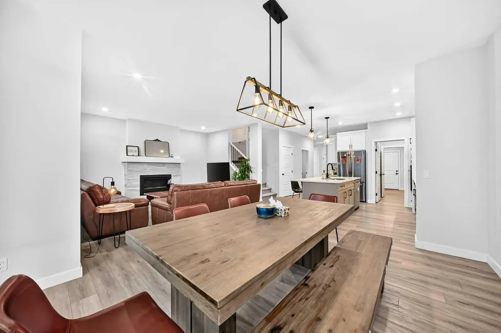 118 Ambleside Heath NW Calgary AB T3P1S4