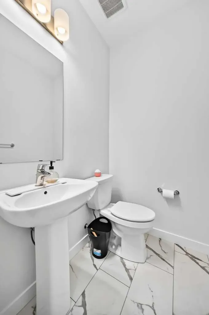 118 Ambleside Heath NW Calgary AB T3P1S4
