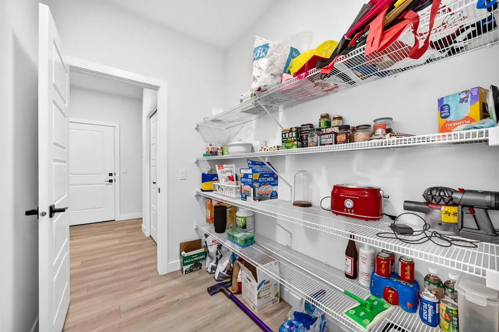 118 Ambleside Heath NW Calgary AB T3P1S4